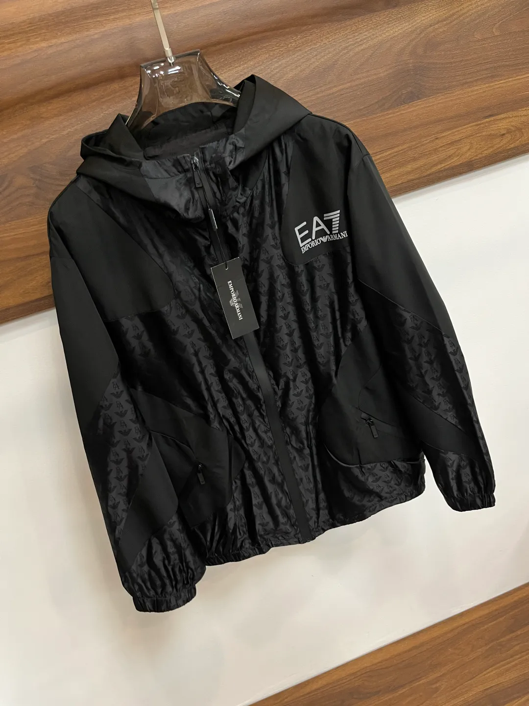 Armnai Armani 2026 Autumn and Winter New Arrival🧊Men's lapel jacket, Original three-standard Premium version, counter-customized fabrics, Breathable, high comfort, impeccable details, brand element design concept, reflecting high quality. It feels delicate and soft, presents a casual cut, and has a great upper body shape. Sizes: M～3XL H 2025New Arrival first release